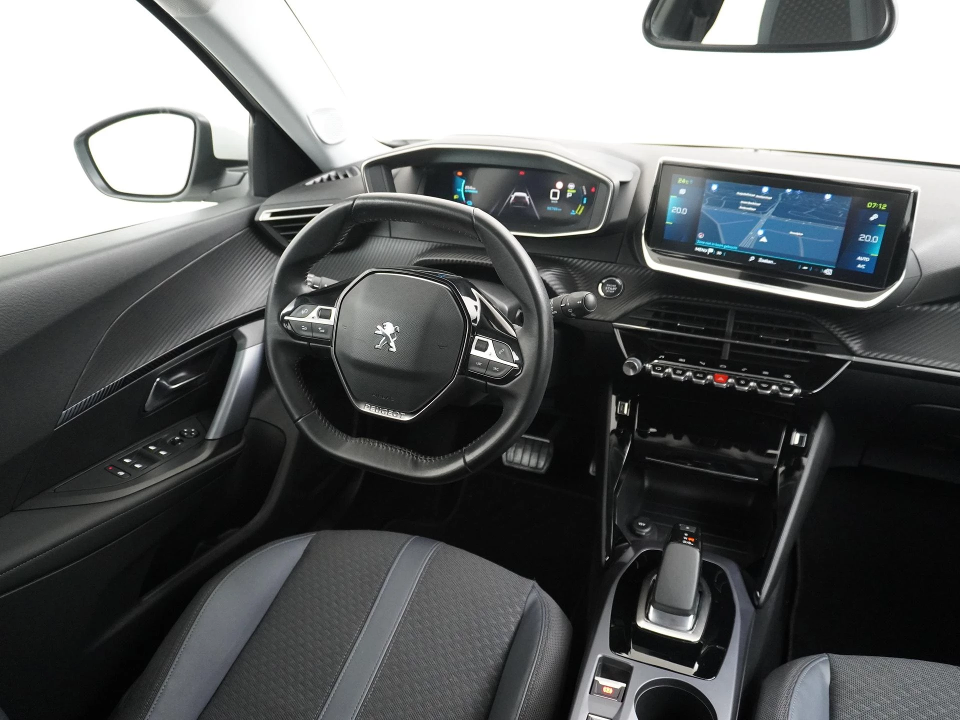 Hoofdafbeelding Peugeot e-2008