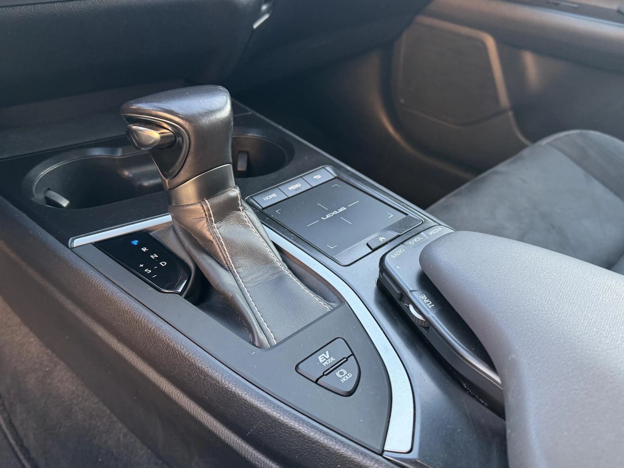 Hoofdafbeelding Lexus UX