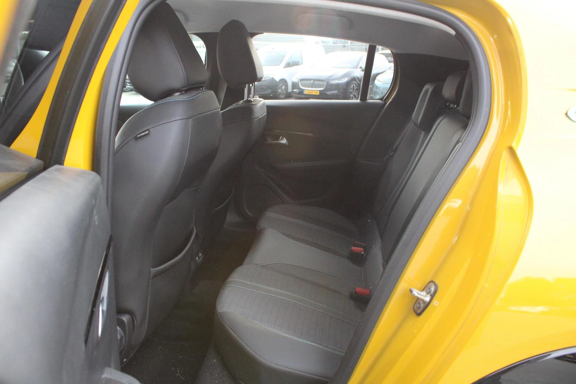 Hoofdafbeelding Peugeot e-208