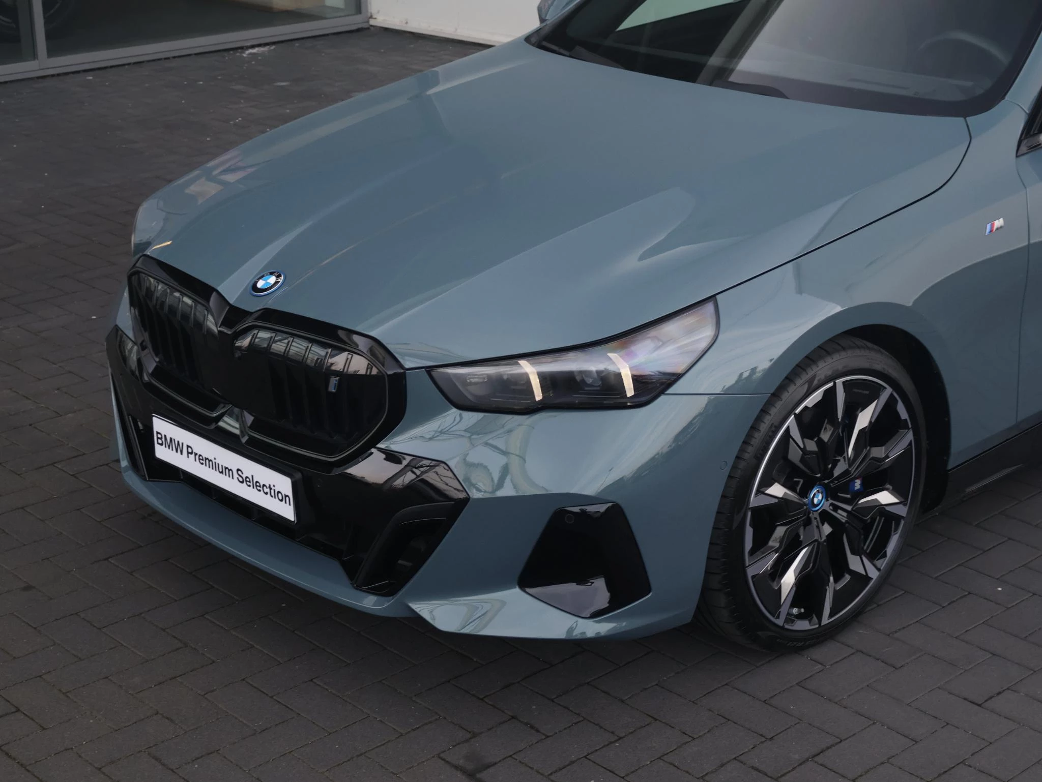 Hoofdafbeelding BMW i5