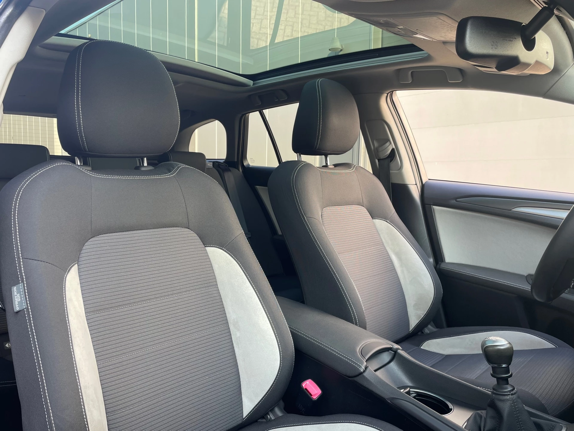 Hoofdafbeelding Toyota Avensis