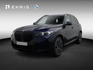 BMW X5 xDrive50e M Sportpakket Pro | Travel Pack | Innovation Pack | Comfort Plus Pack | Exclusive Pack | Integral Active Steering | Trekhaak | Glazen panoramadak Sky Lounge | Comfortstoelen | Driving Assistant Professional | Bowers & Wilkins | 22''