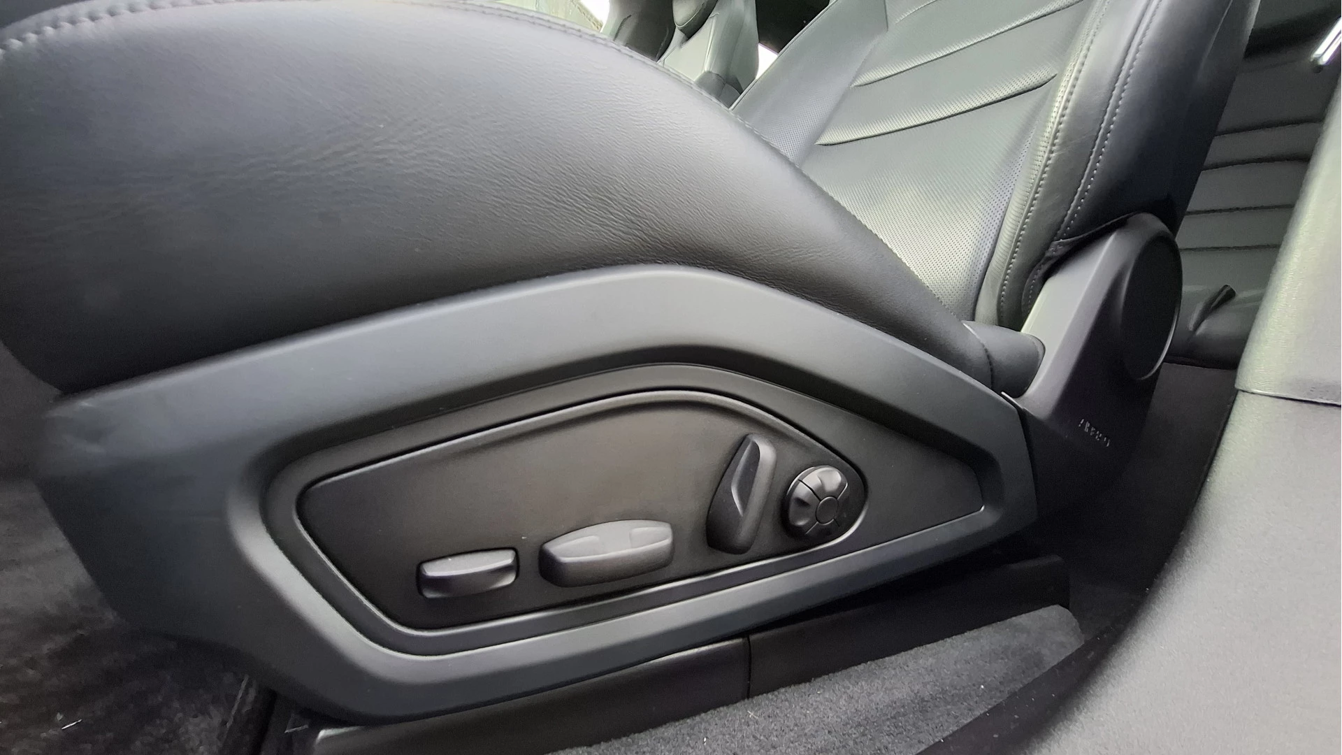 Hoofdafbeelding Porsche Taycan