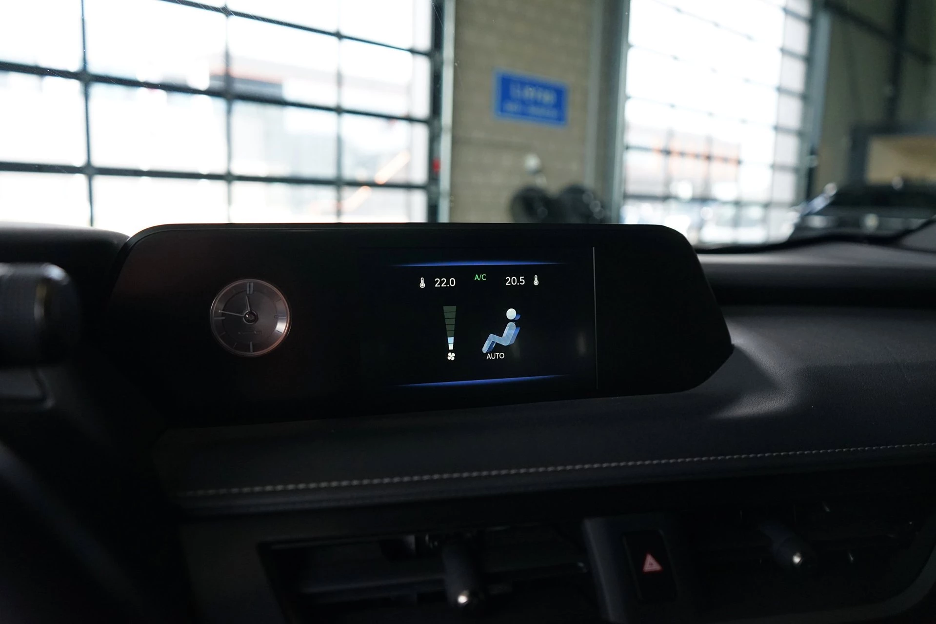 Hoofdafbeelding Lexus UX