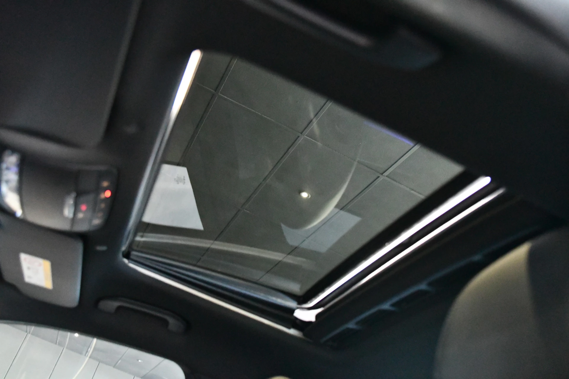 Hoofdafbeelding Mercedes-Benz EQC