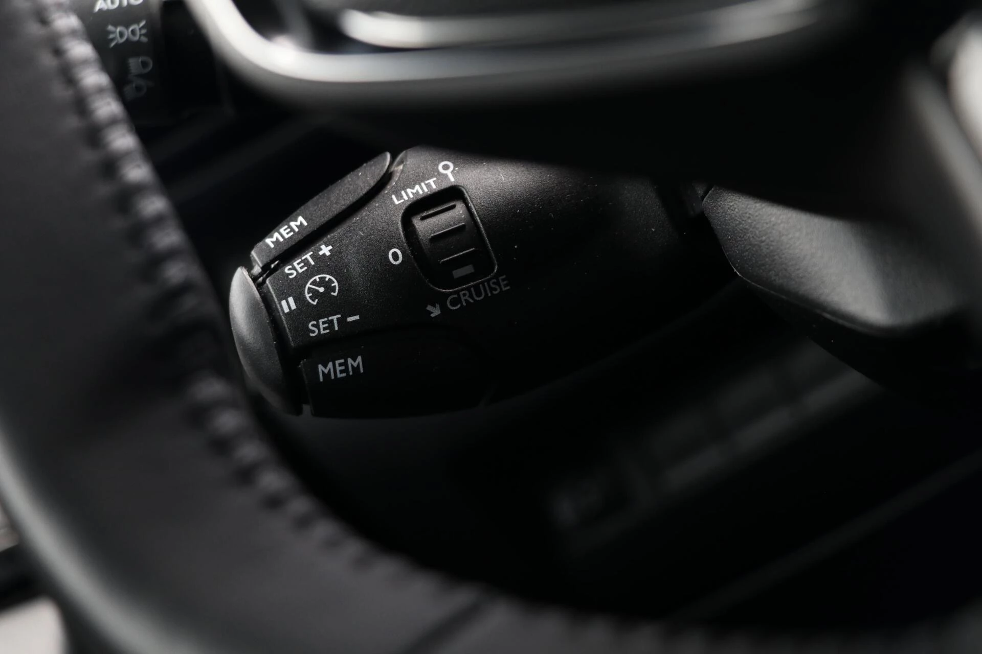 Hoofdafbeelding Peugeot e-2008