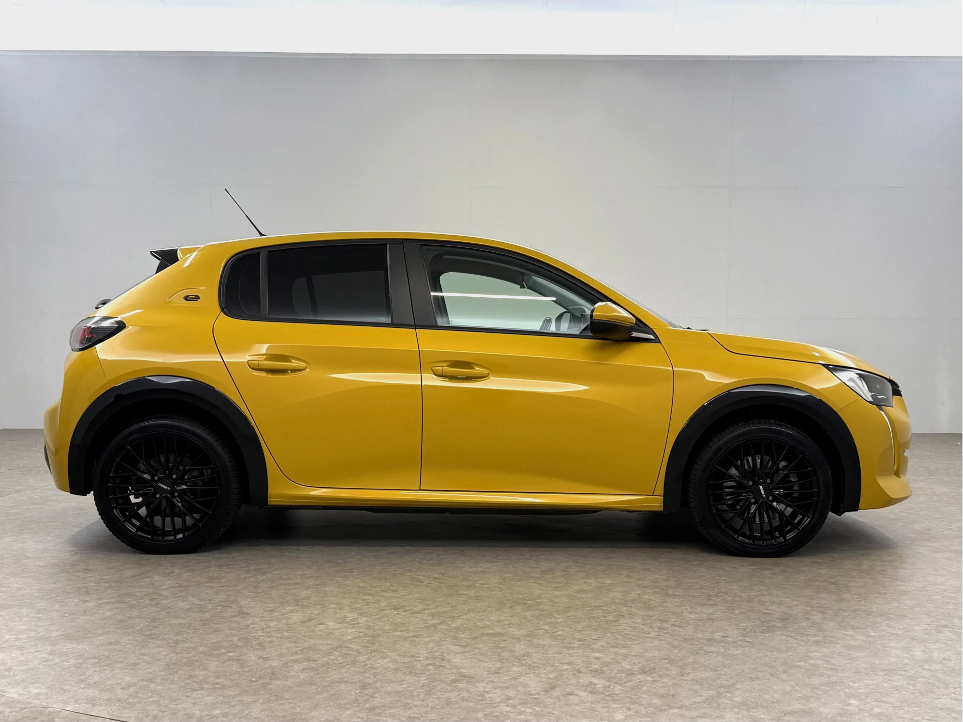 Hoofdafbeelding Peugeot e-208