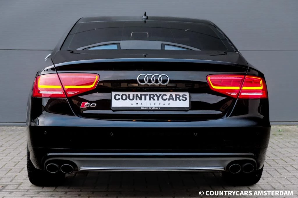 Hoofdafbeelding Audi S8