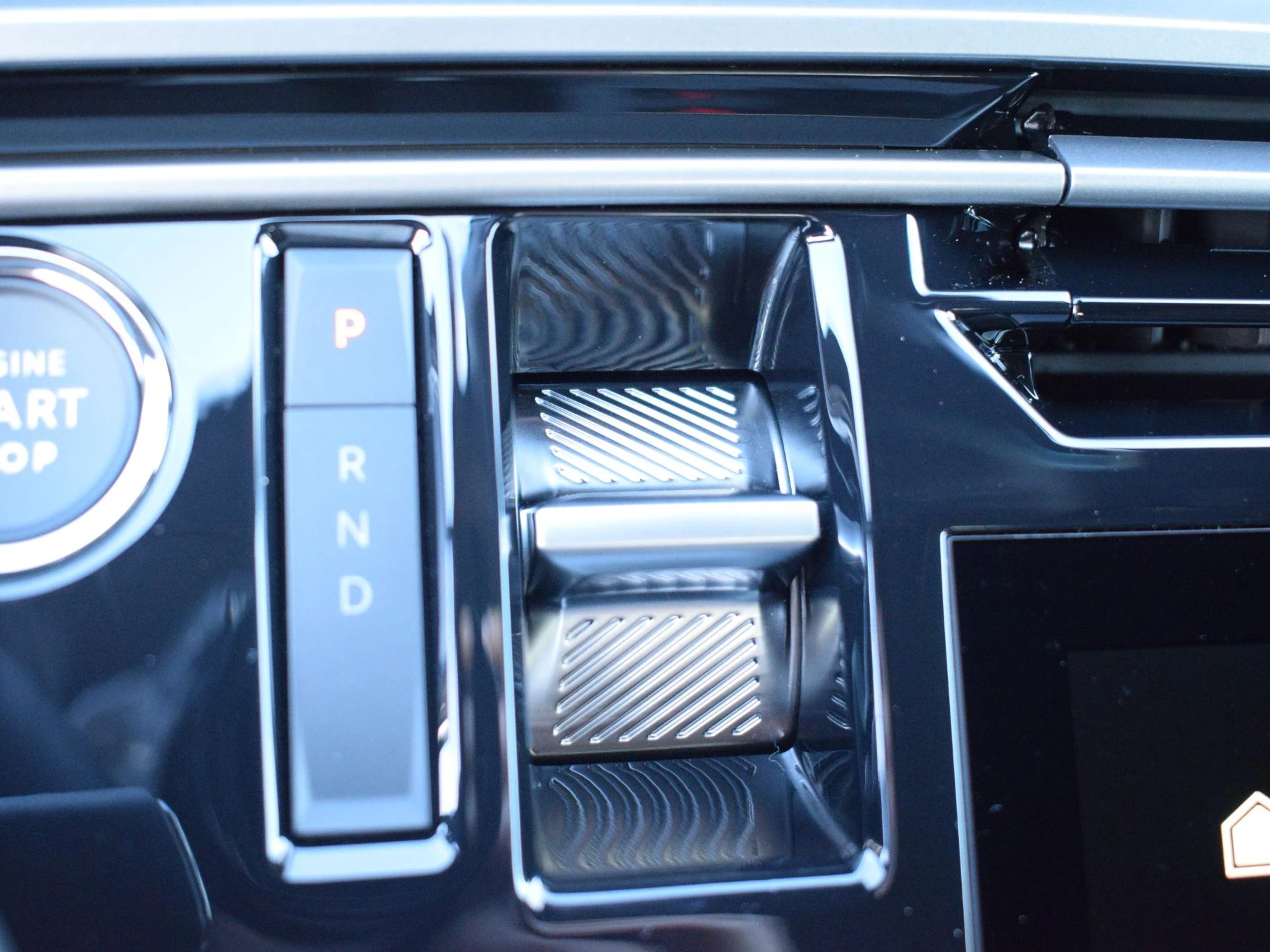 Hoofdafbeelding Peugeot e-3008