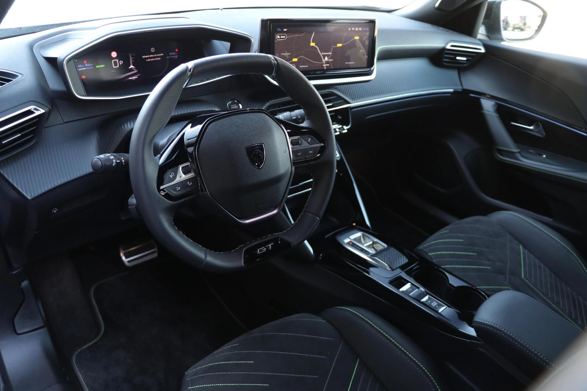 Hoofdafbeelding Peugeot e-2008