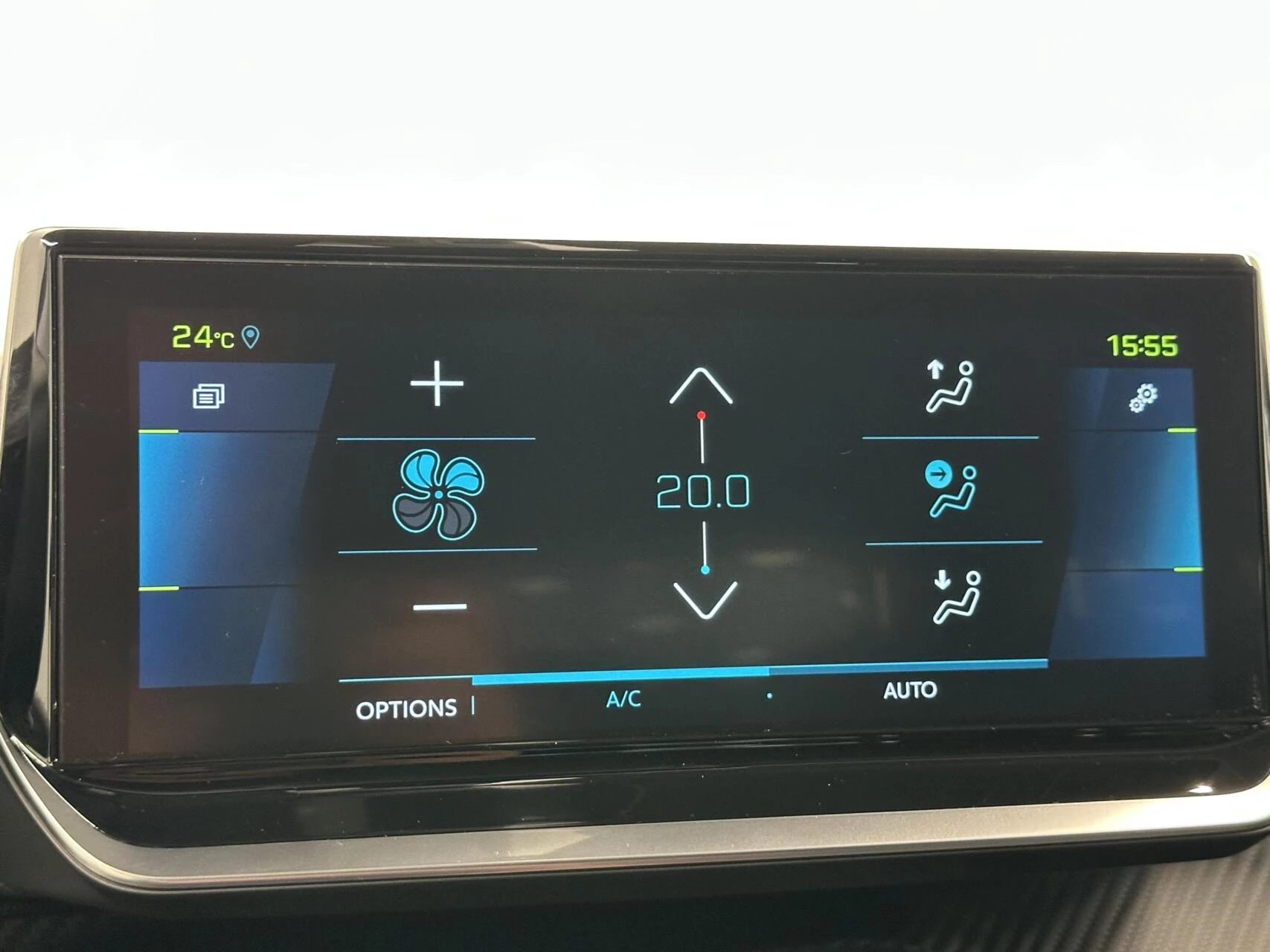 Hoofdafbeelding Peugeot e-2008