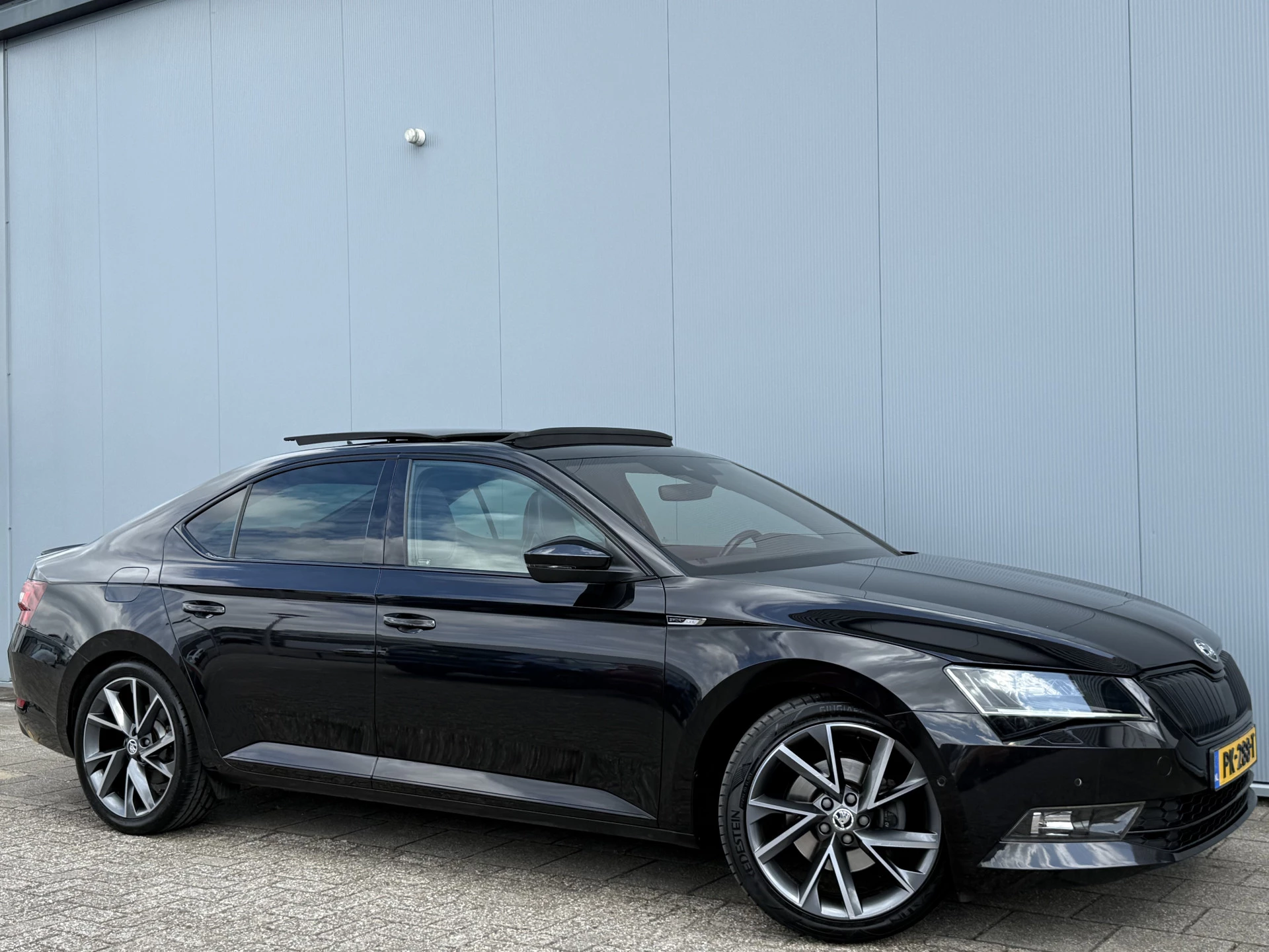 Hoofdafbeelding Škoda Superb