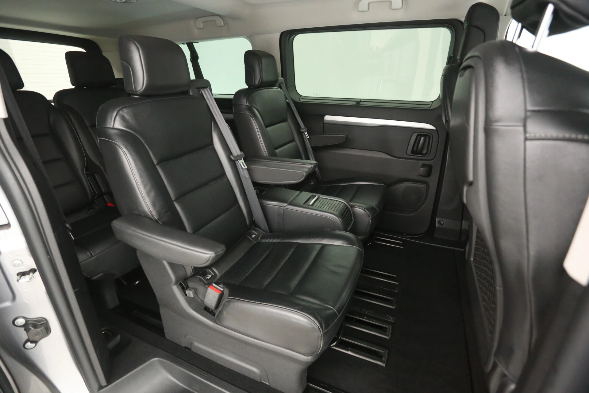 Hoofdafbeelding Peugeot e-Traveller