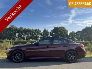 Hoofdafbeelding Alfa Romeo Giulia Alfa Romeo Giulia 2.0T 310pk, 19inch!! Veel opties!!