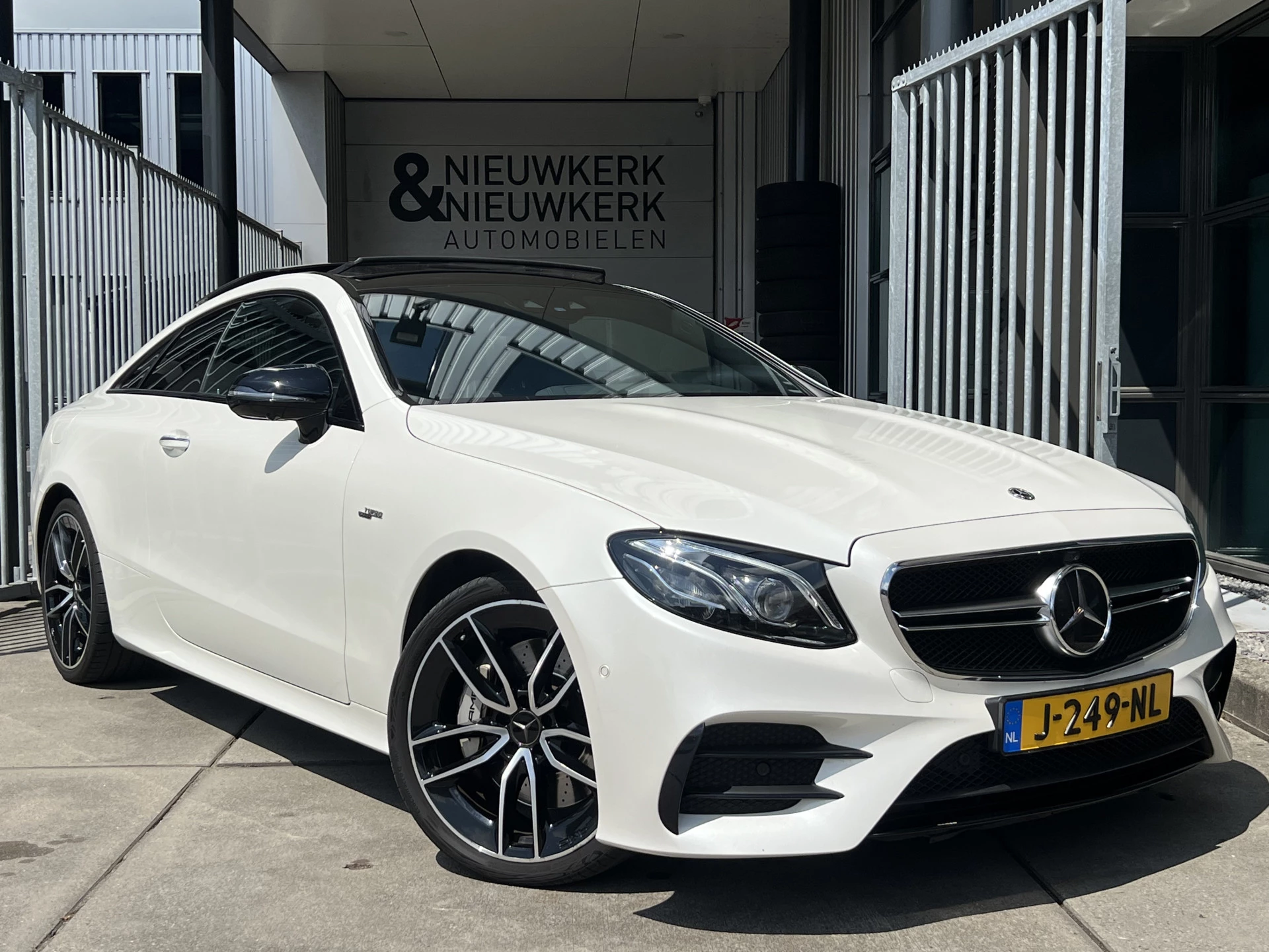 Hoofdafbeelding Mercedes-Benz E-Klasse