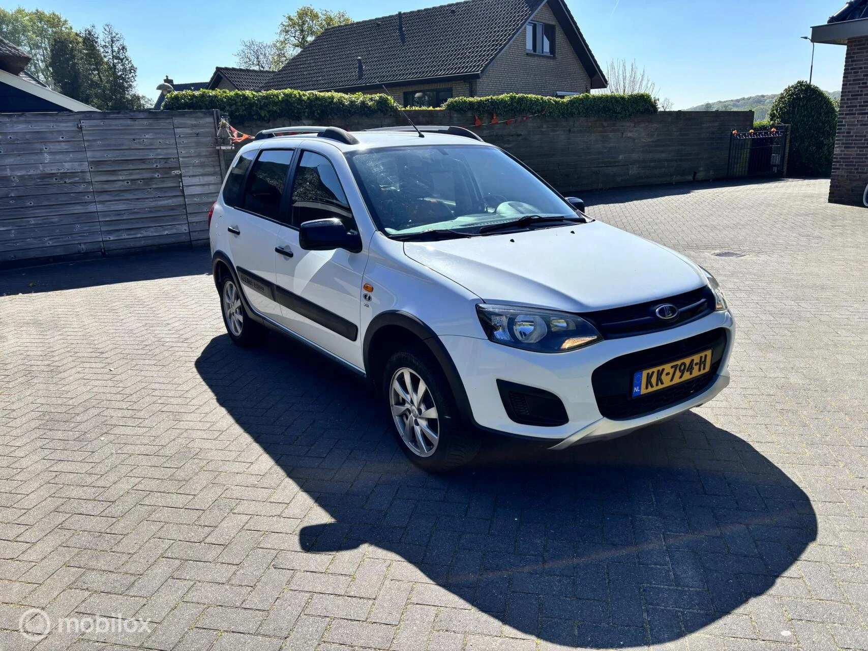 Hoofdafbeelding Lada Kalina