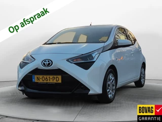 Toyota Aygo 1.0 VVT-i x-play (73 PK) 1e-Eig. & Keurig-Onderh. BOVAG-Garantie. NL-Auto. Navigatie/Apple-Carplay/Android-Auto, Achteruitrijcamera, Hill-Hold, Airco, Privacy-Glas