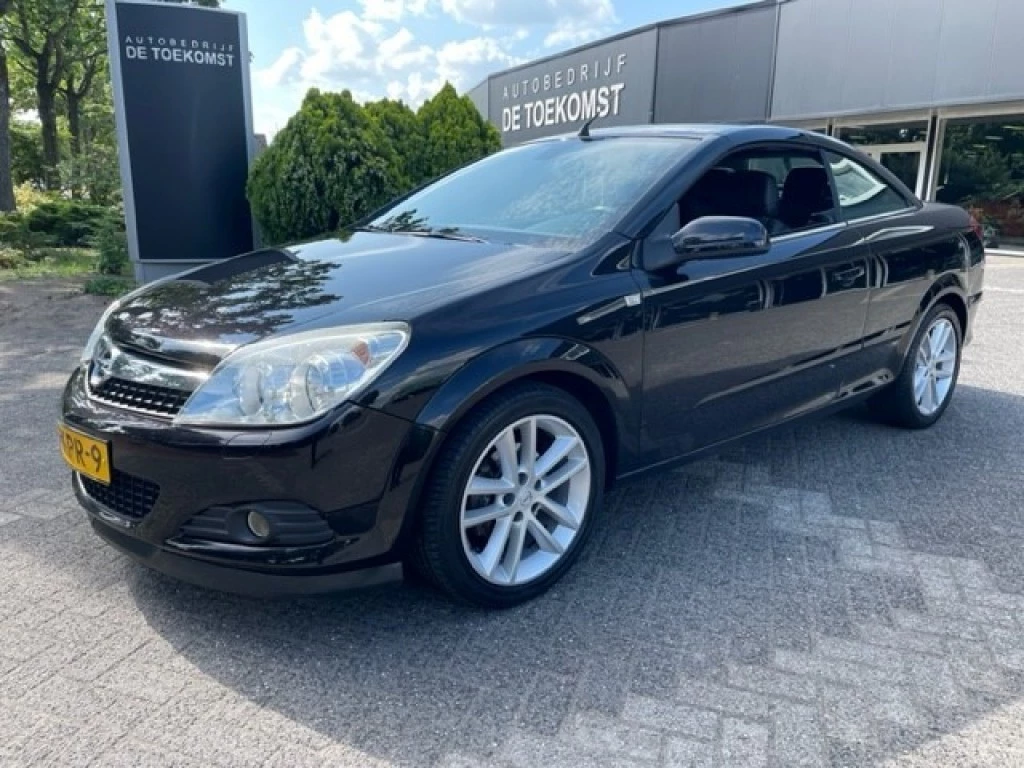Hoofdafbeelding Opel Cabrio
