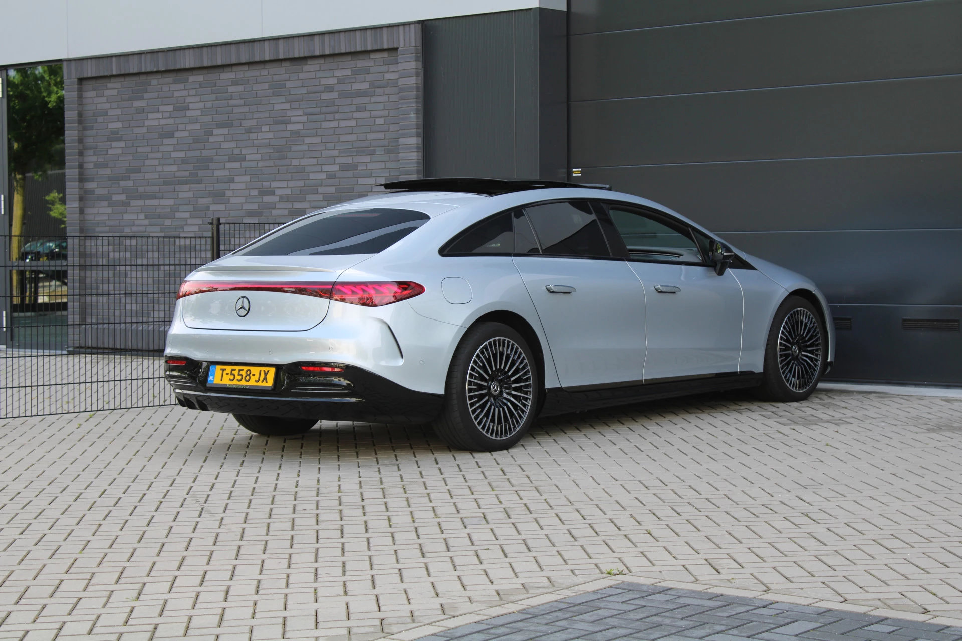 Hoofdafbeelding Mercedes-Benz EQS