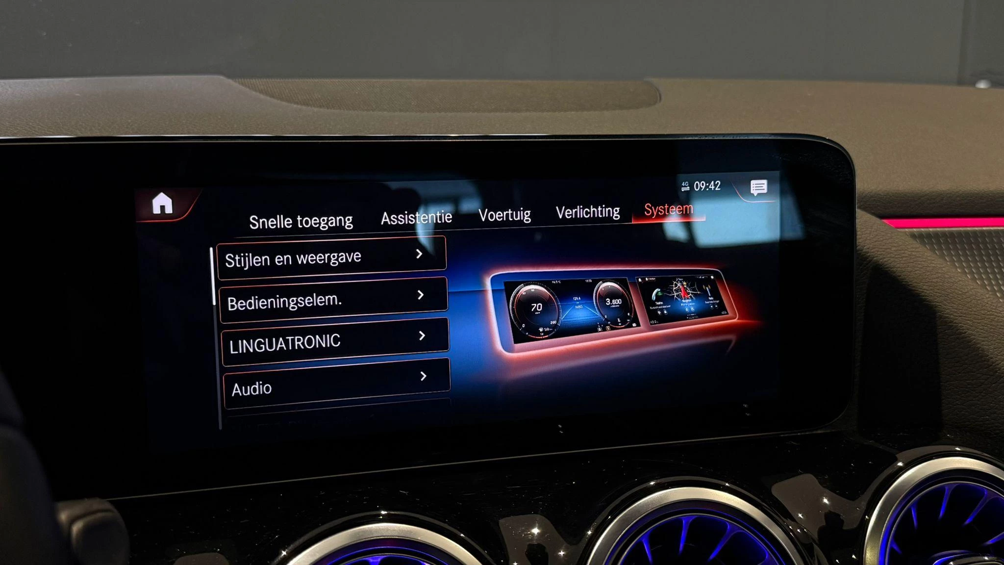 Hoofdafbeelding Mercedes-Benz EQA