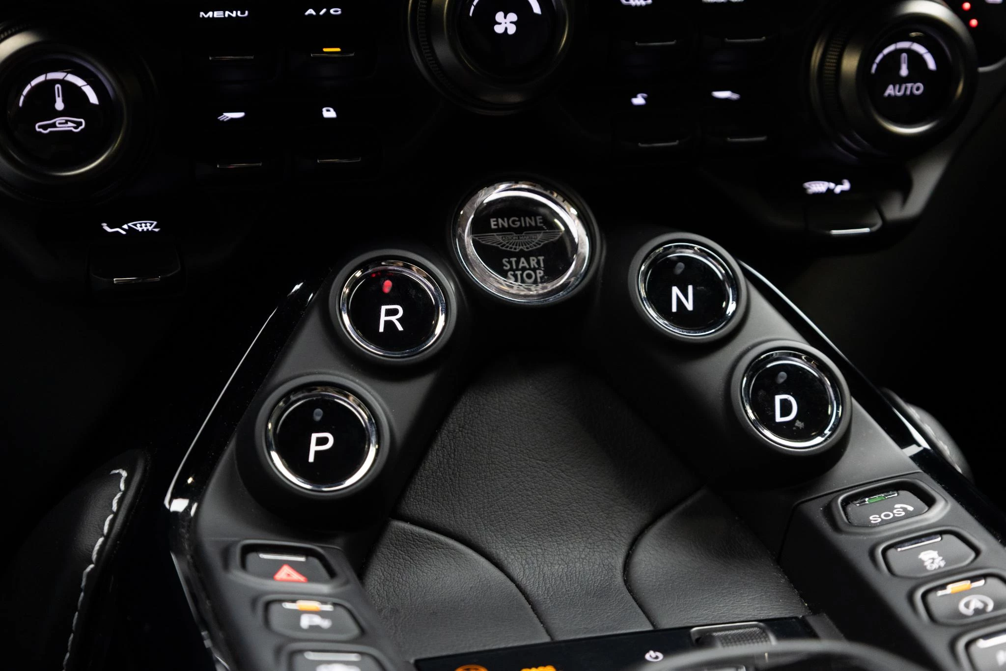 Hoofdafbeelding Aston Martin V8 Vantage