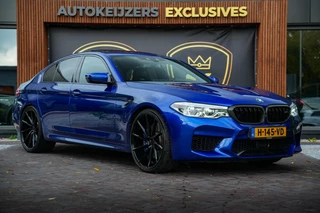BMW 5-serie M5 F90 Schuifdak Marina Blue 22'' Vossen Downpipe