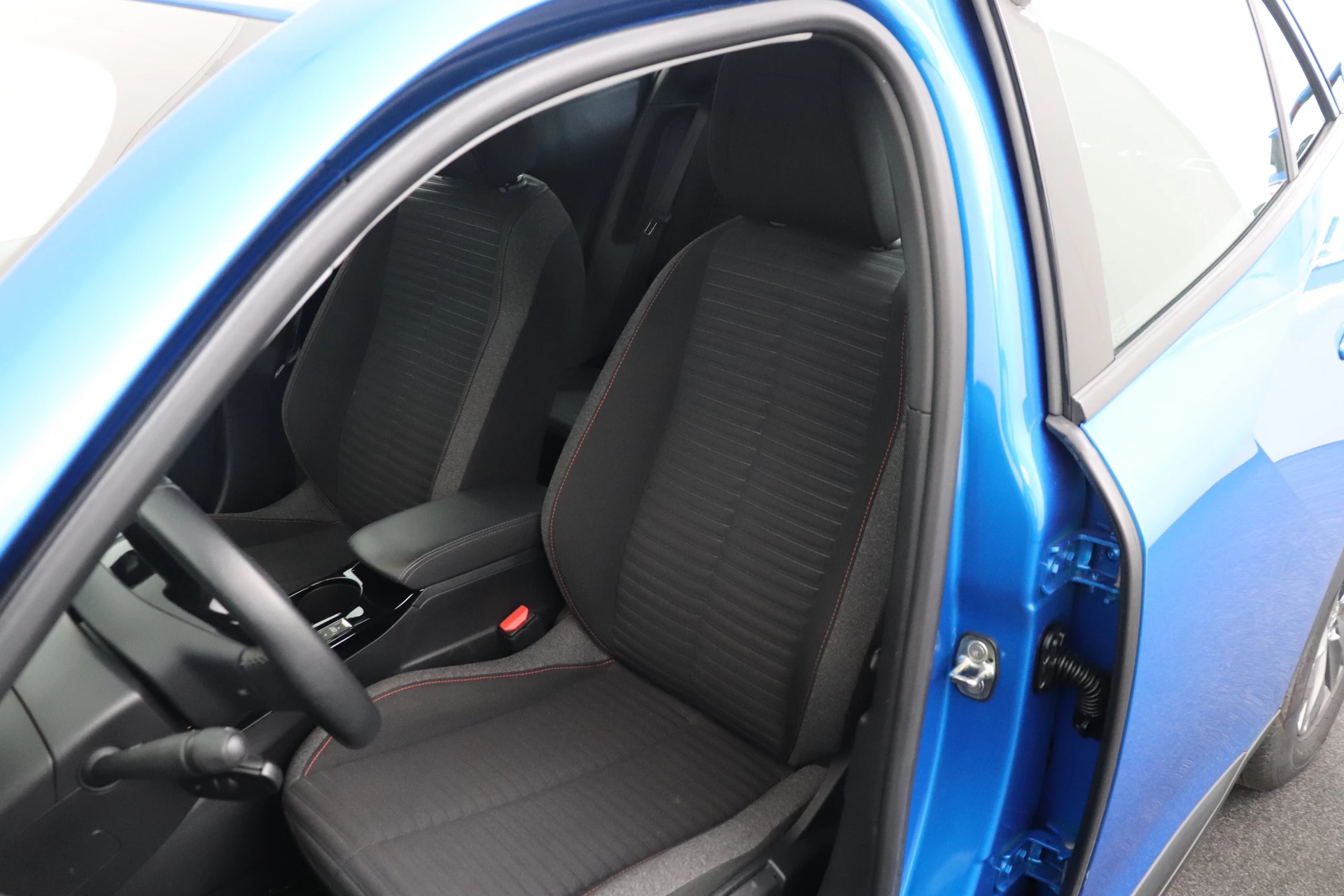 Hoofdafbeelding Peugeot e-2008