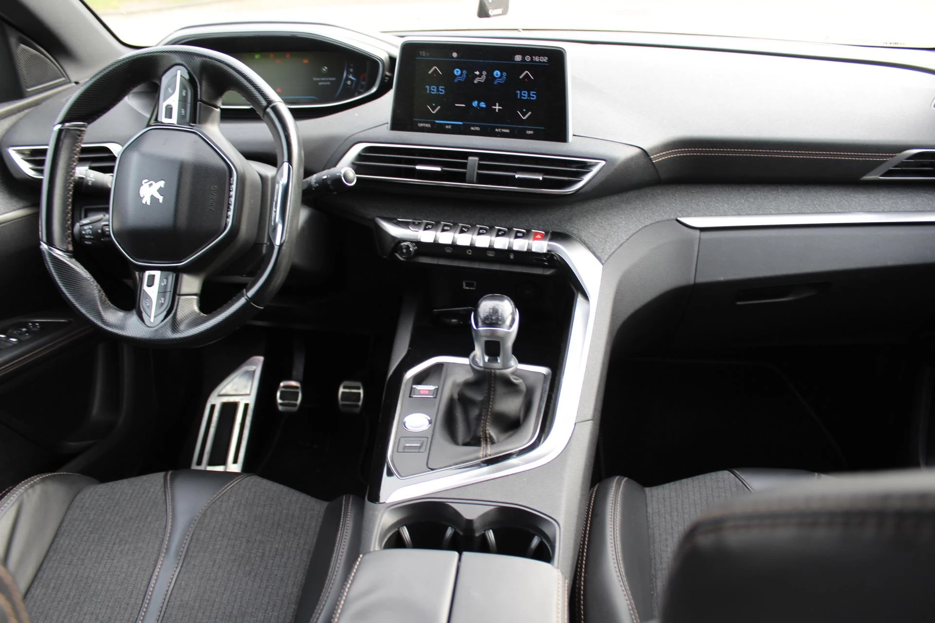 Hoofdafbeelding Peugeot 5008