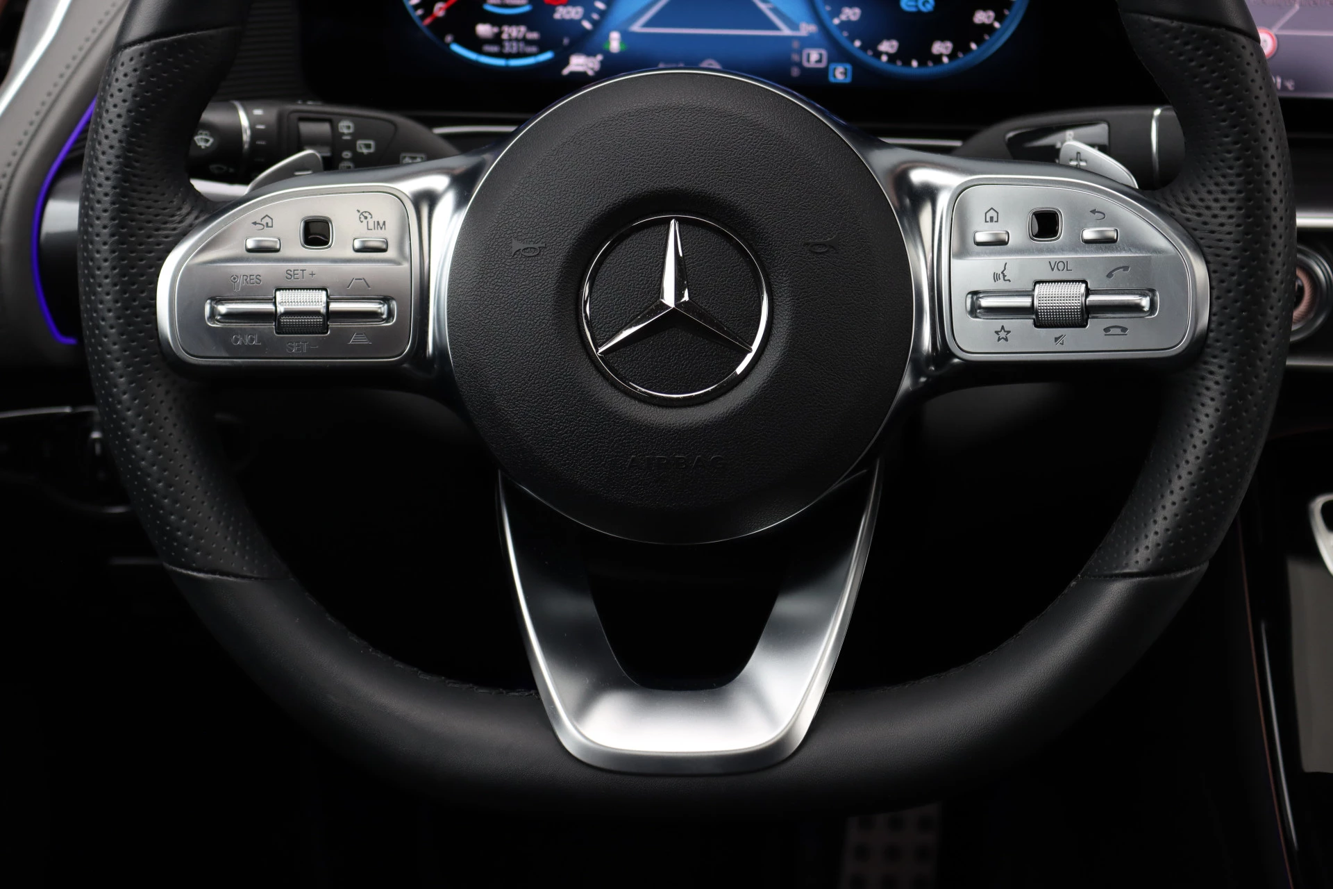 Hoofdafbeelding Mercedes-Benz EQC