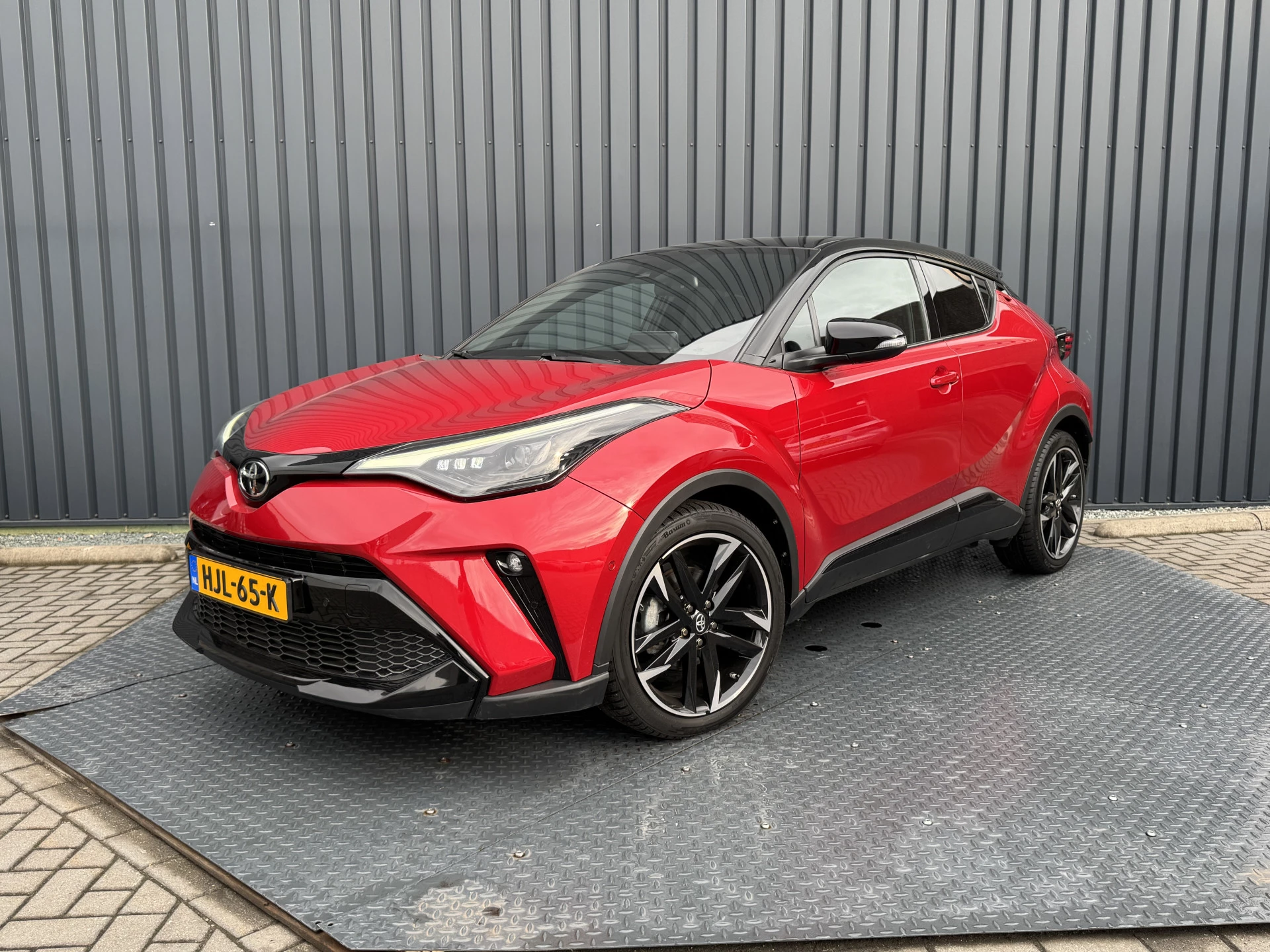 Hoofdafbeelding Toyota C-HR