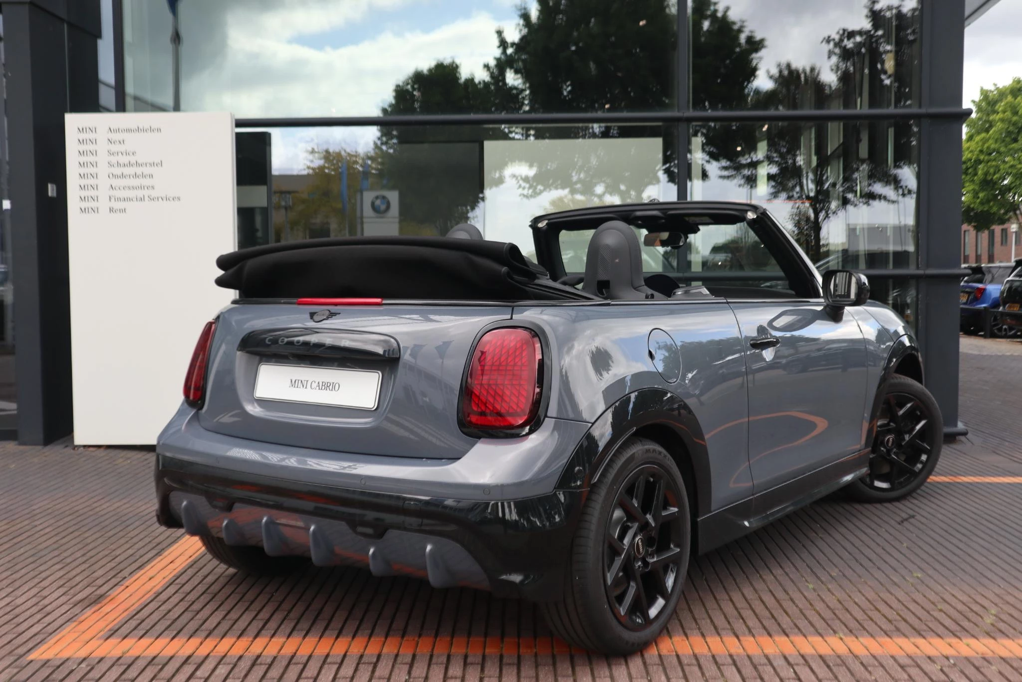Hoofdafbeelding MINI Cabrio