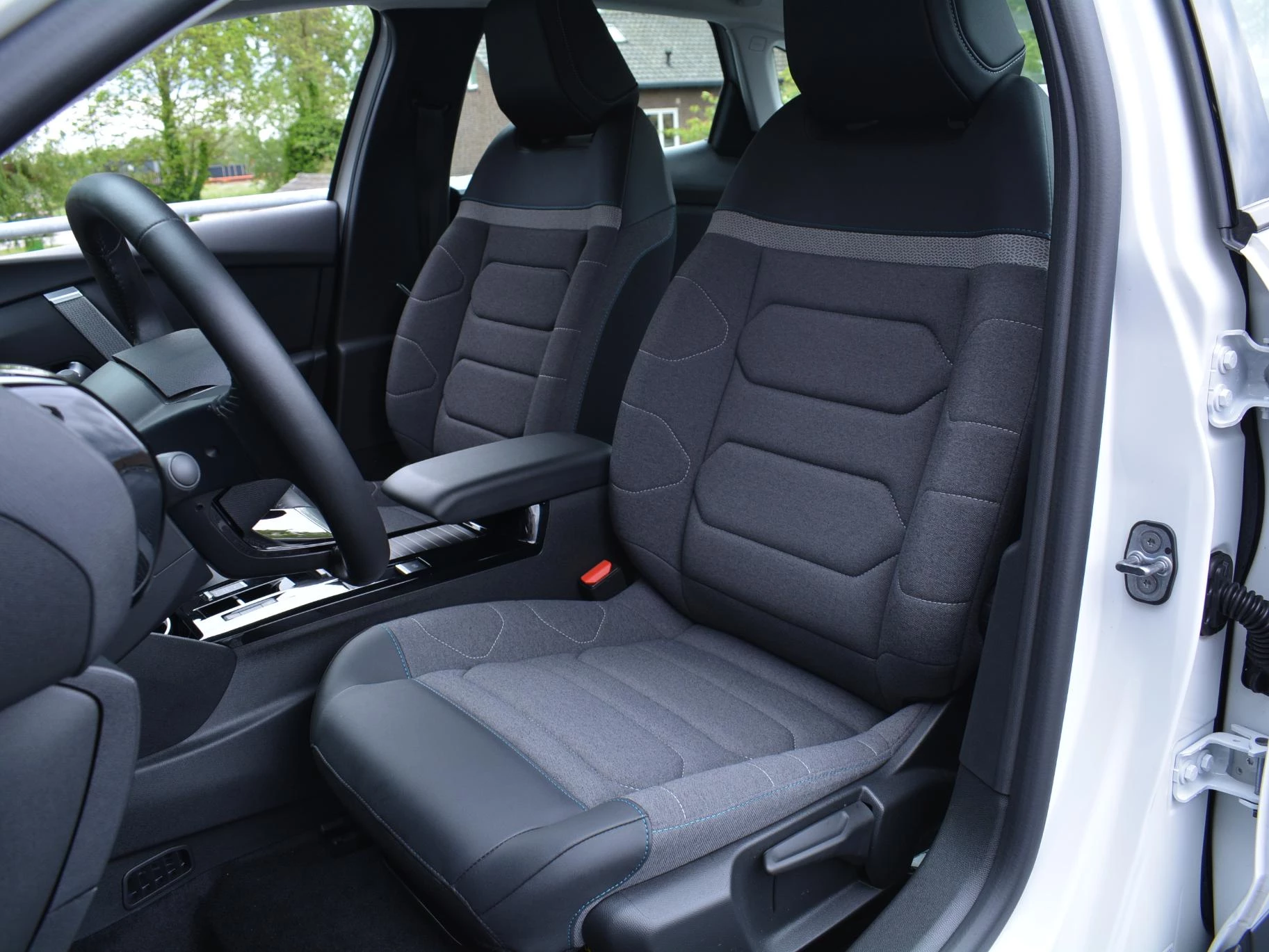 Hoofdafbeelding Citroën ë-C4 X