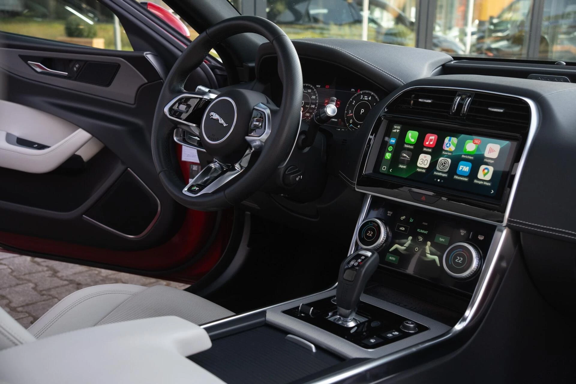 Hoofdafbeelding Jaguar XE