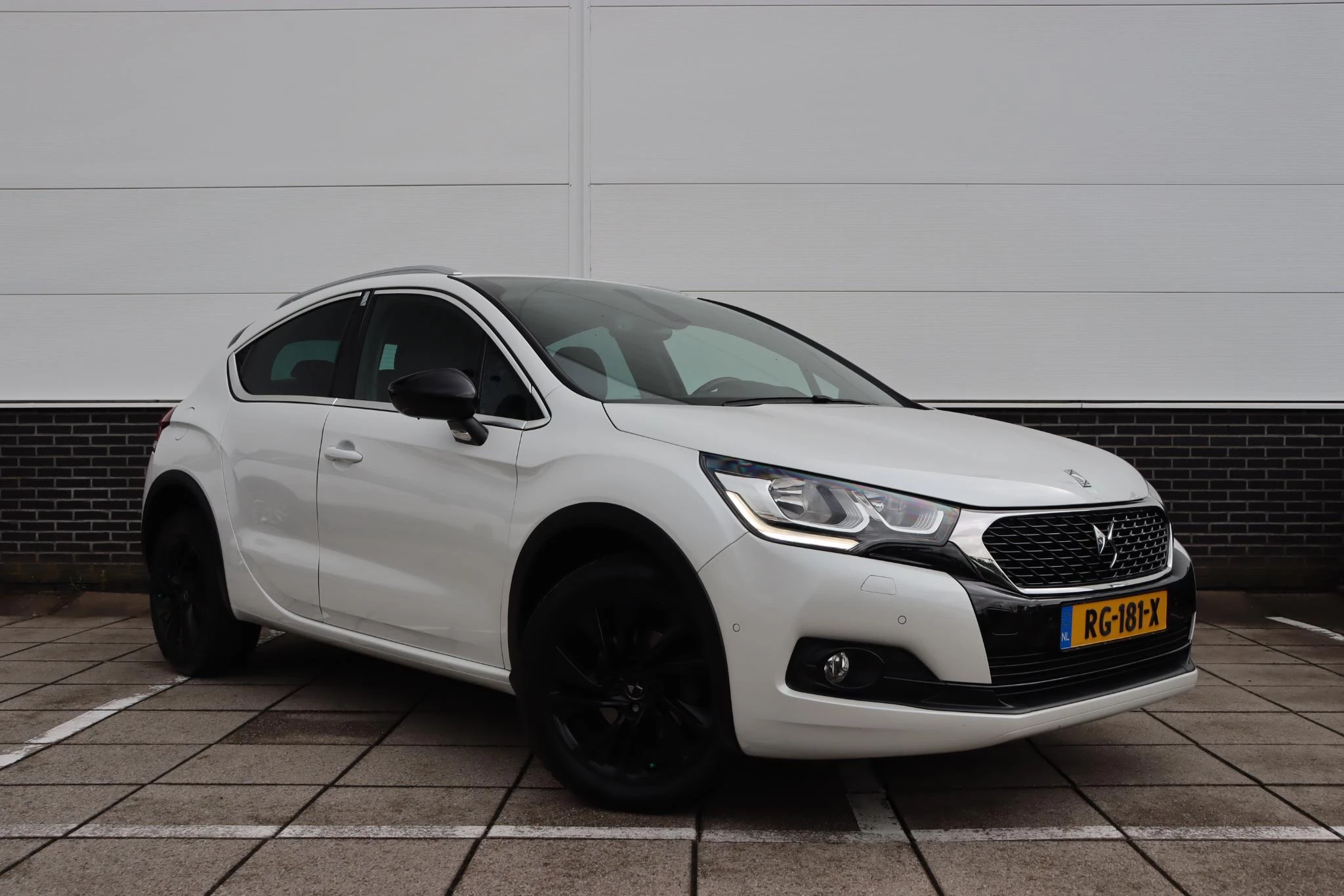 Hoofdafbeelding DS DS 4