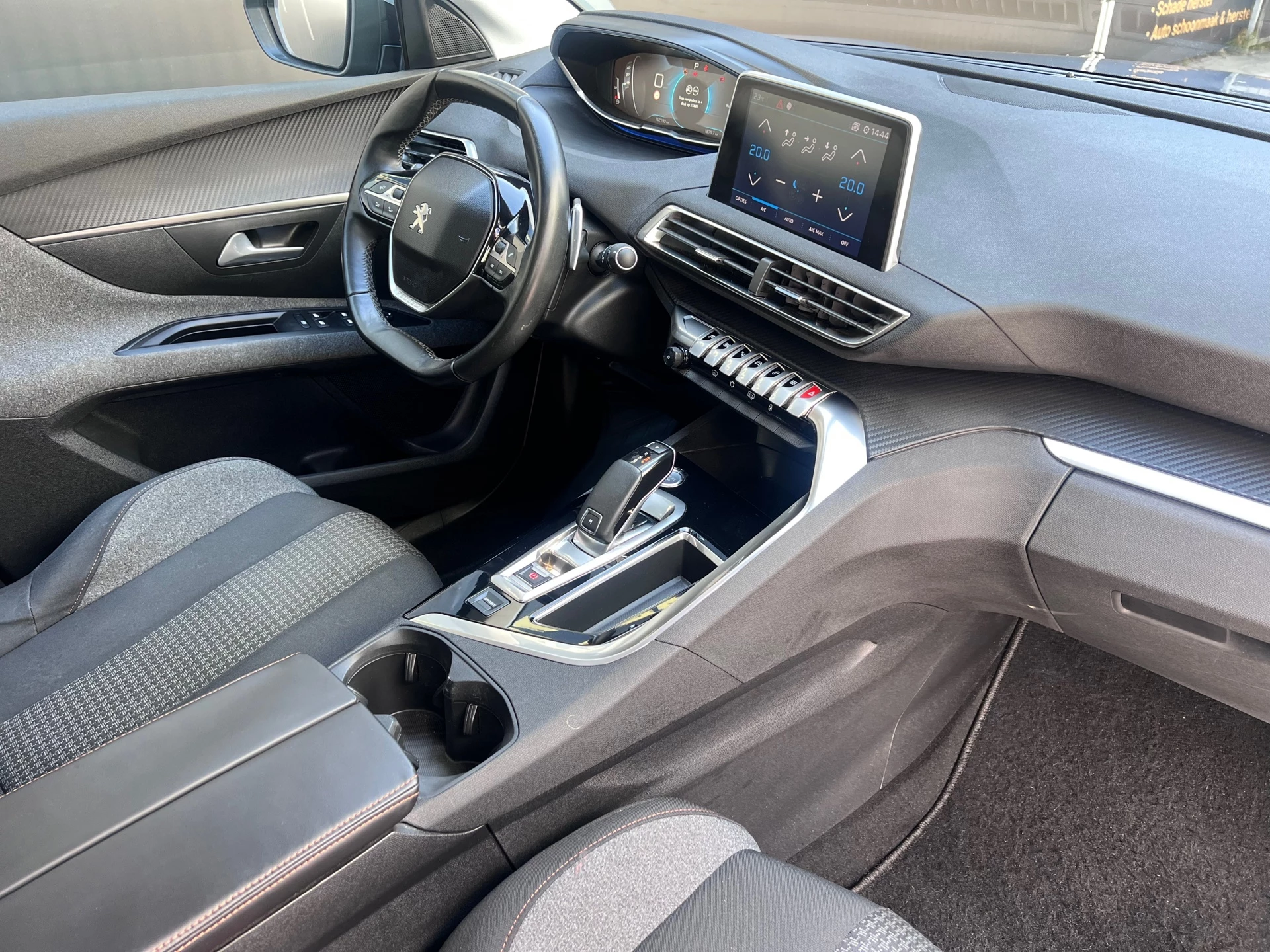 Hoofdafbeelding Peugeot 5008