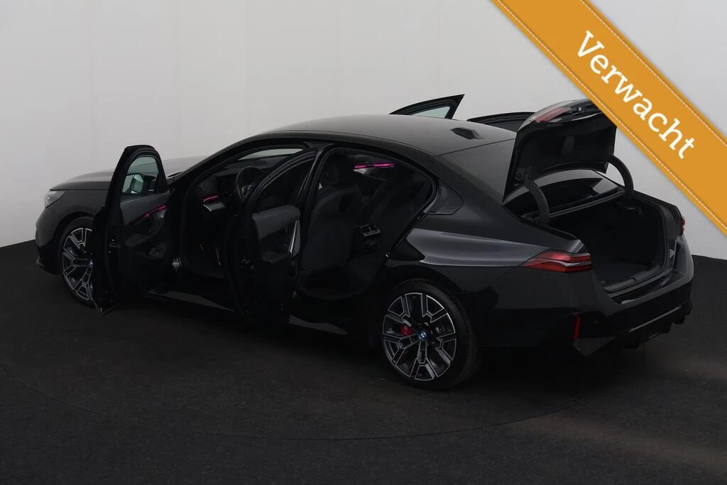 Hoofdafbeelding BMW i5