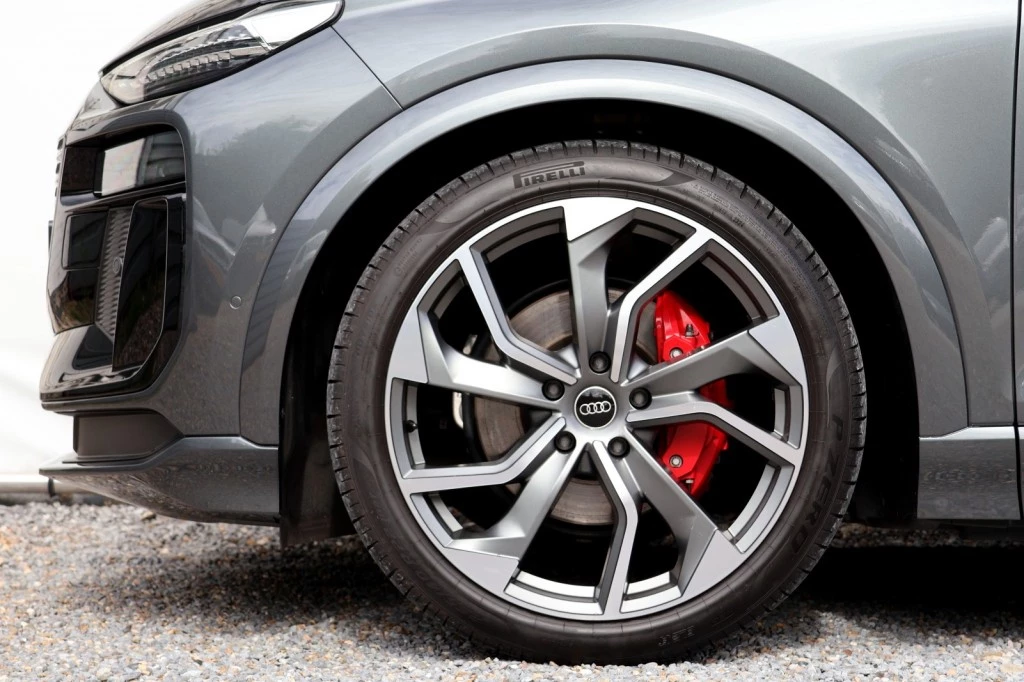 Hoofdafbeelding Audi Q6 e-tron