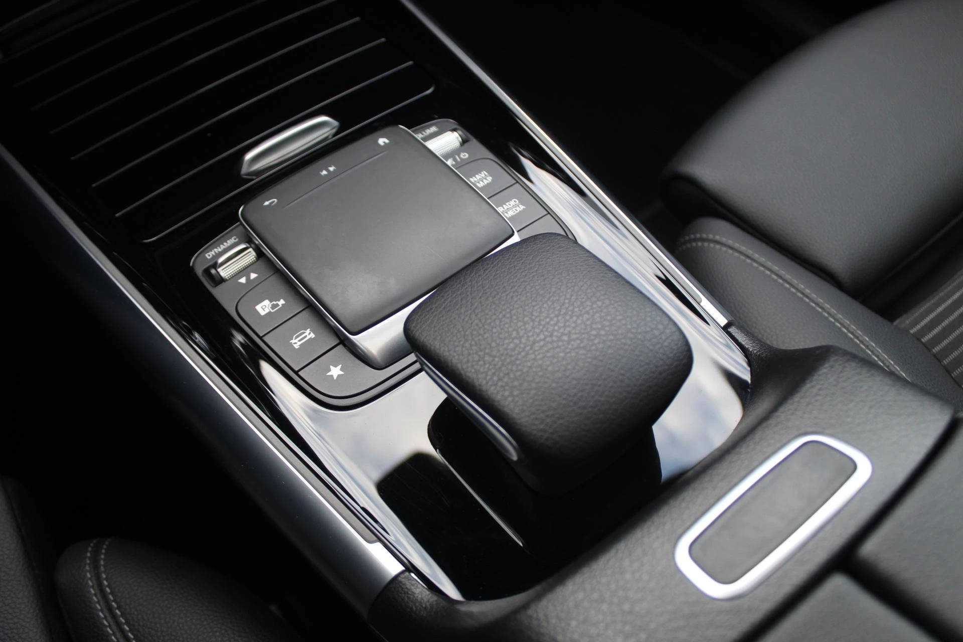 Hoofdafbeelding Mercedes-Benz EQA