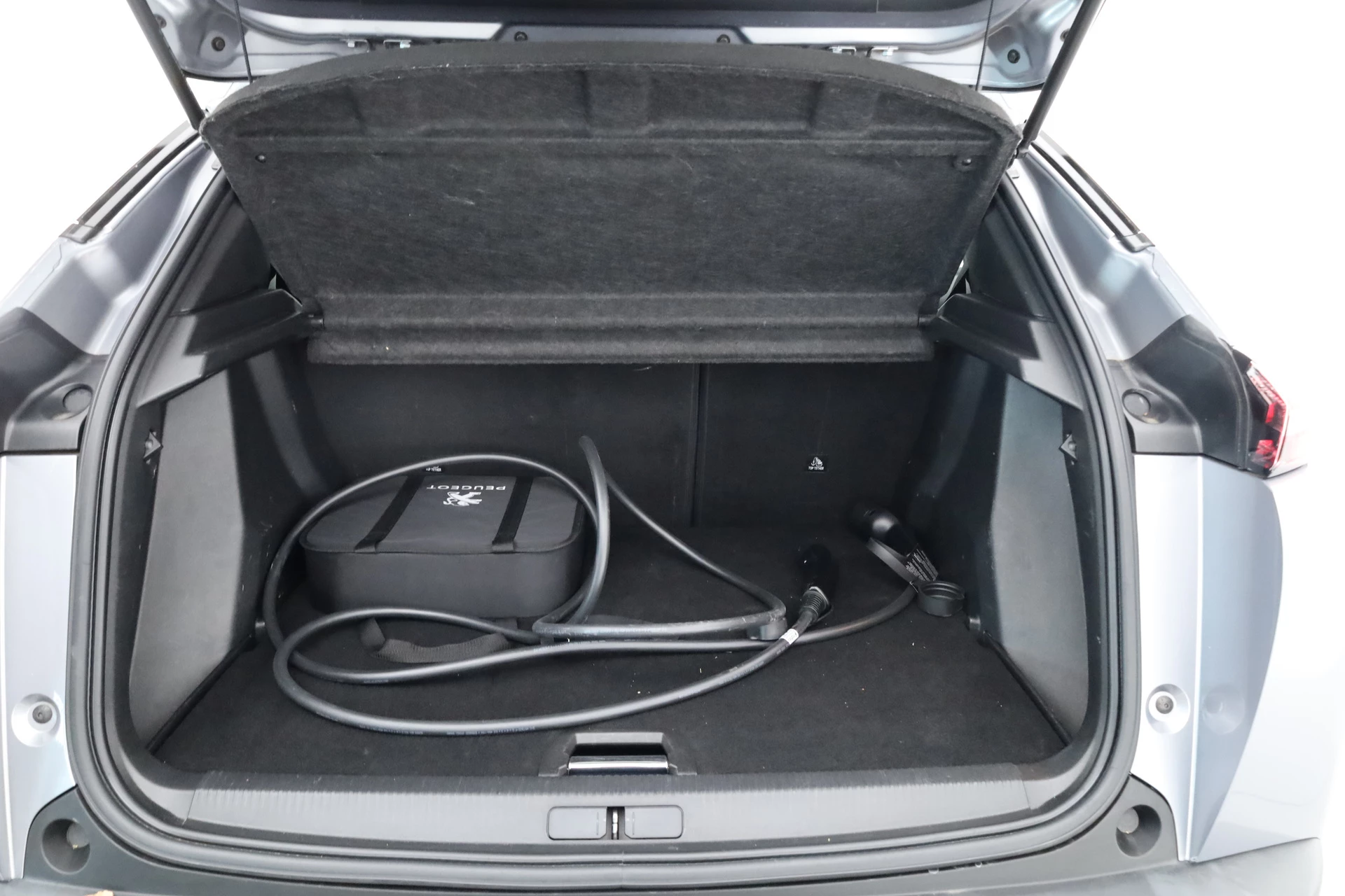 Hoofdafbeelding Peugeot e-2008