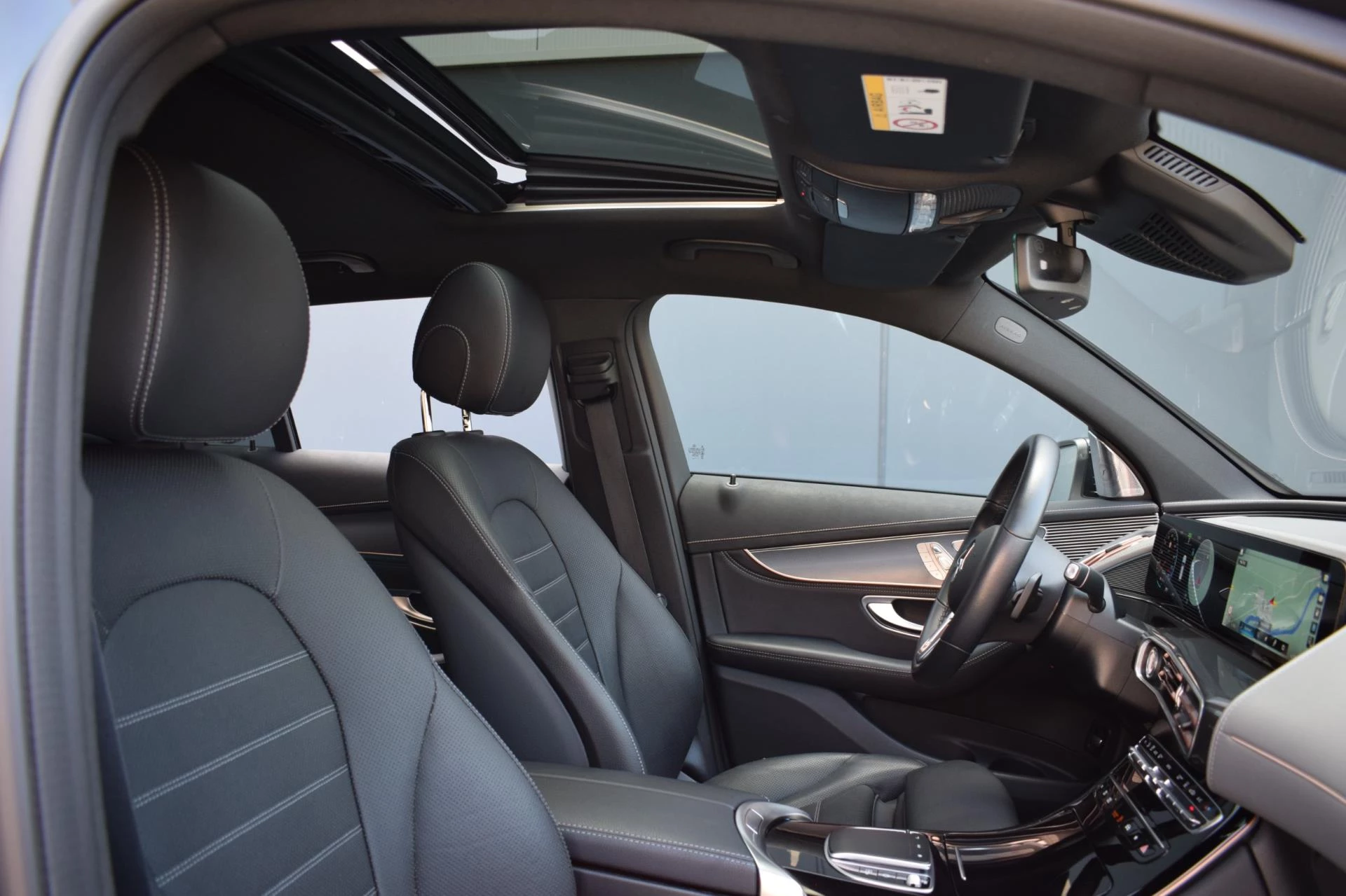 Hoofdafbeelding Mercedes-Benz EQC