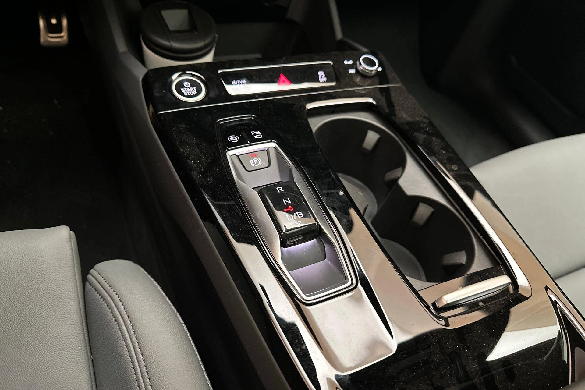 Hoofdafbeelding Audi Q6 e-tron