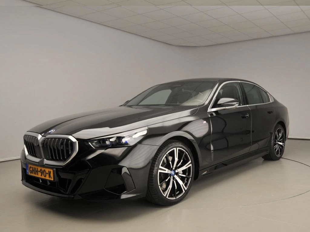 Hoofdafbeelding BMW i5