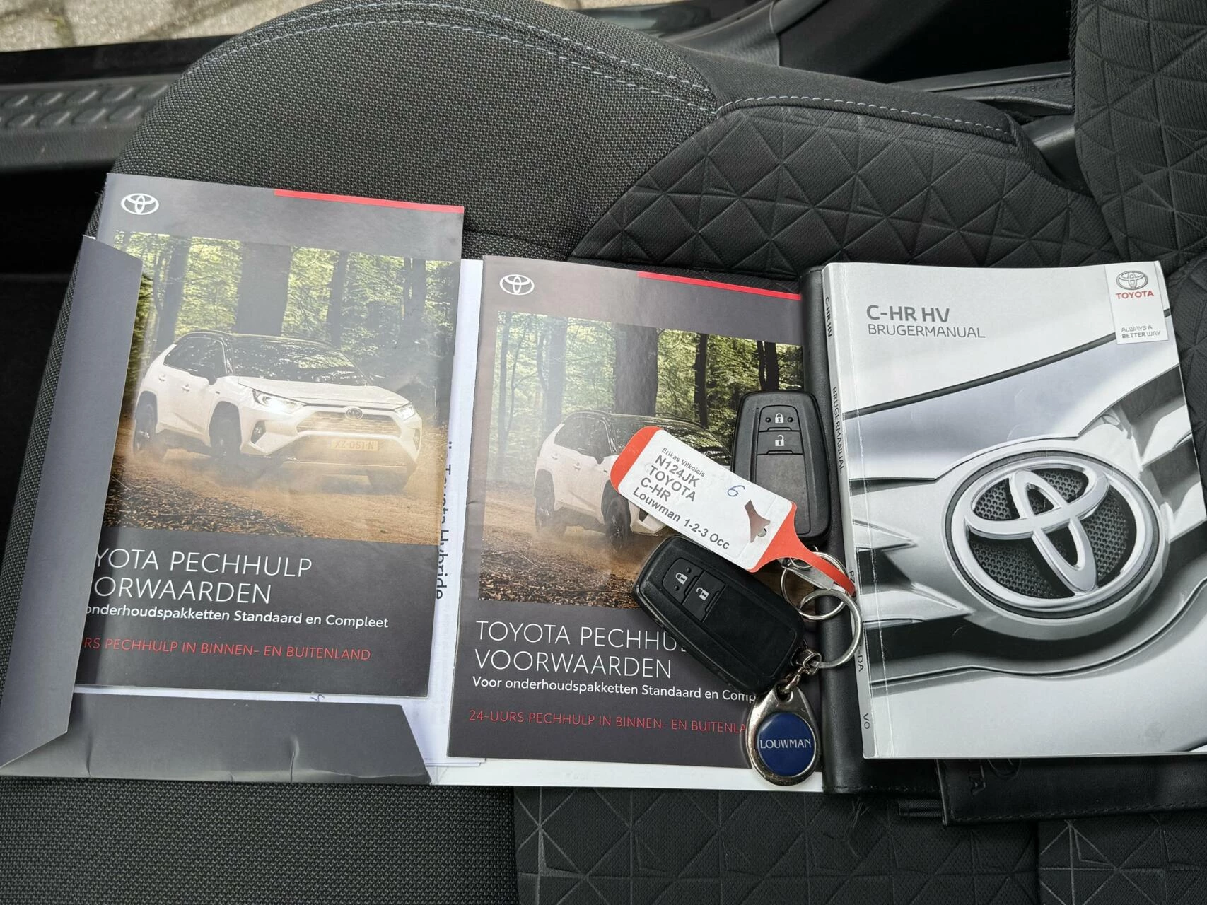 Hoofdafbeelding Toyota C-HR