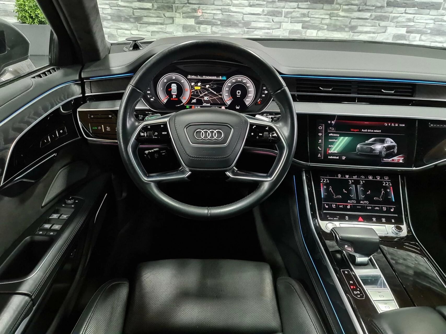 Hoofdafbeelding Audi A8