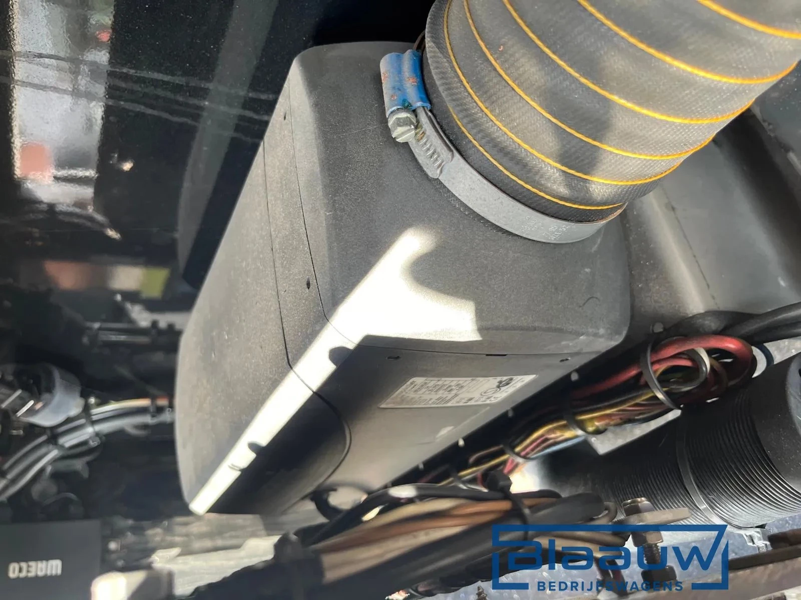 Hoofdafbeelding Iveco 40C18 Be trekker + Be bloemen oplegger