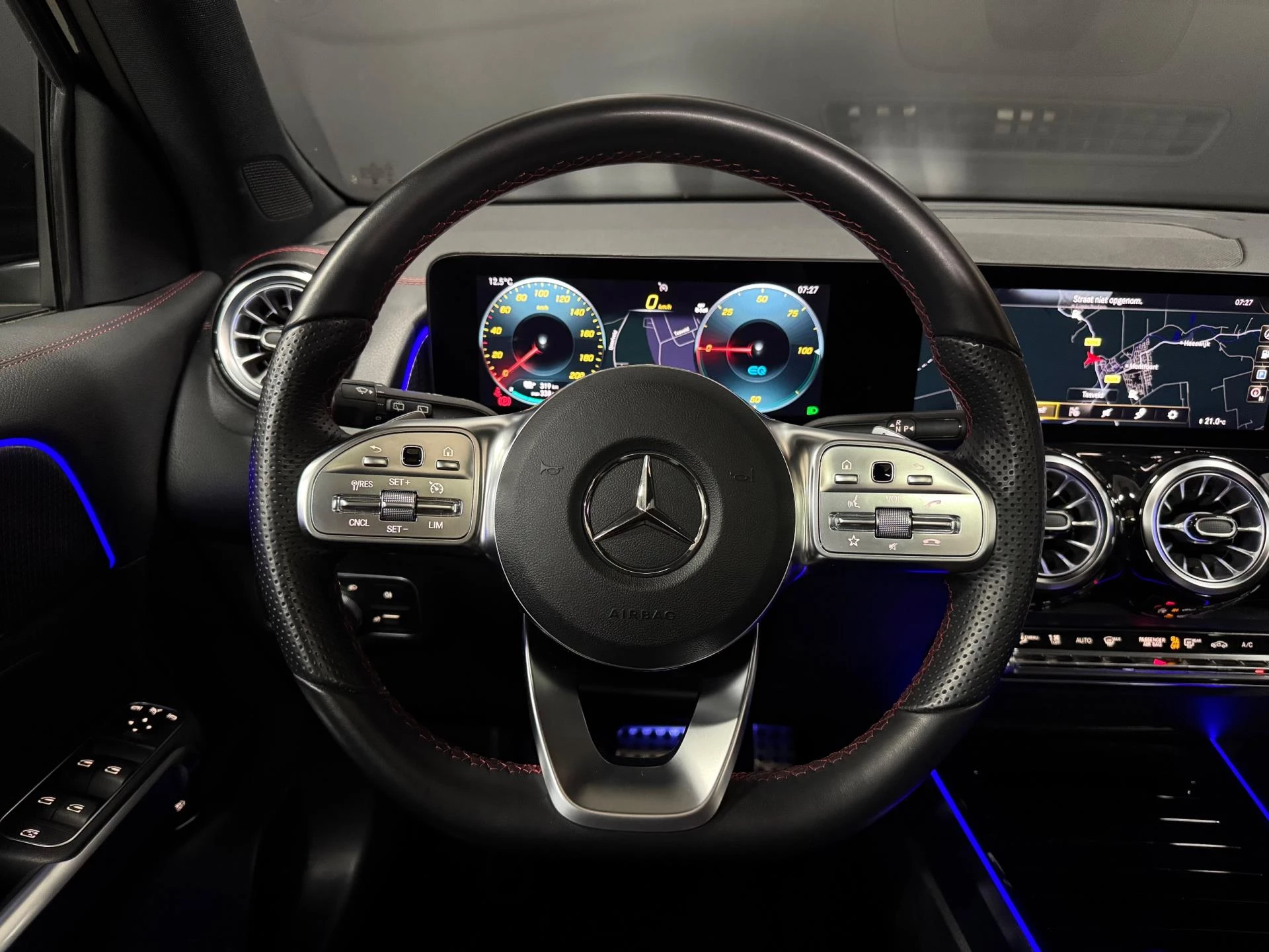 Hoofdafbeelding Mercedes-Benz EQB