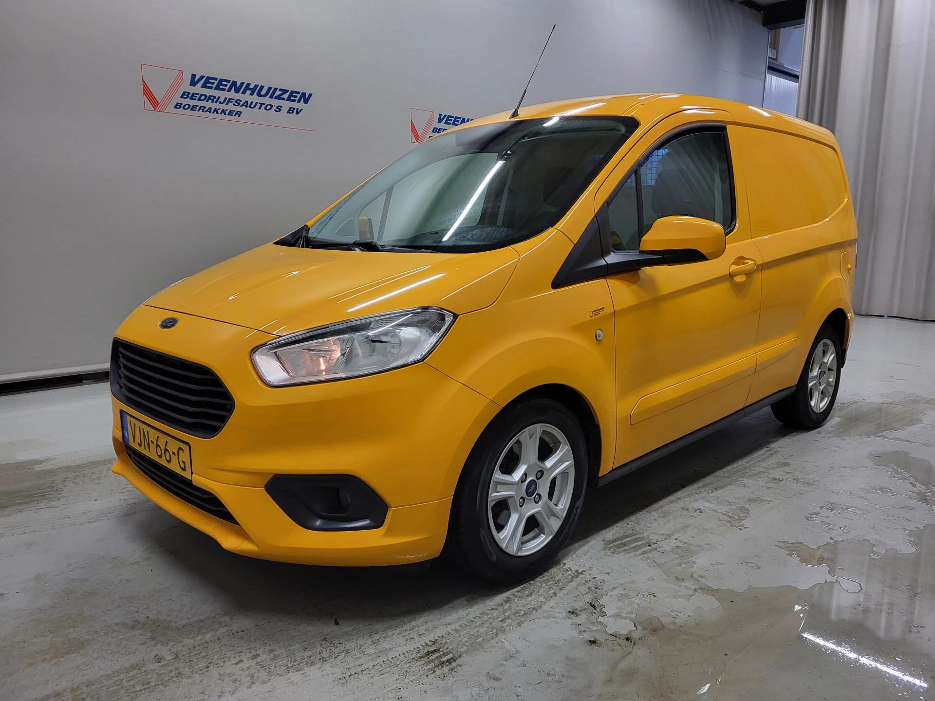 Hoofdafbeelding Ford Transit Courier