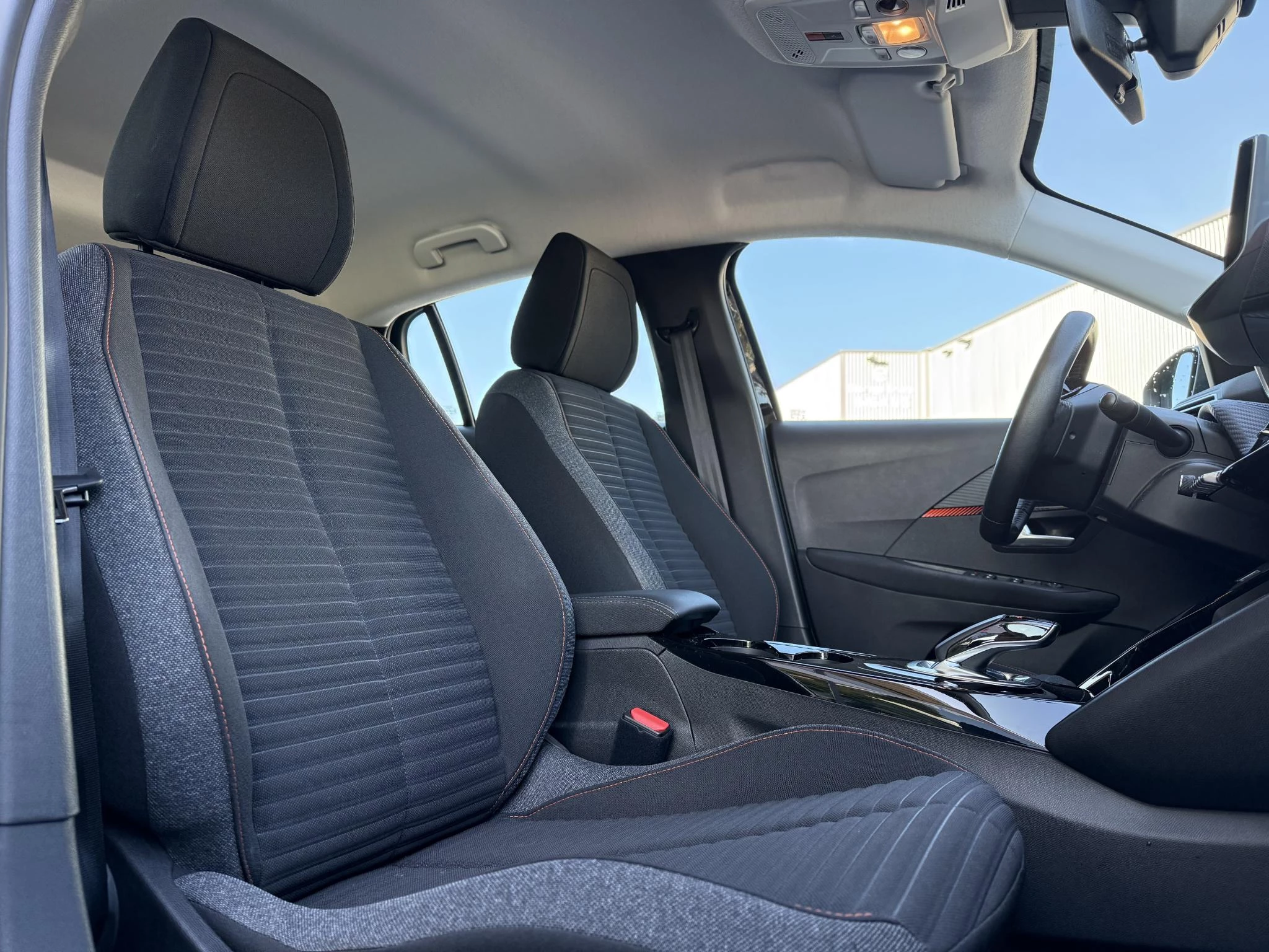 Hoofdafbeelding Peugeot e-208