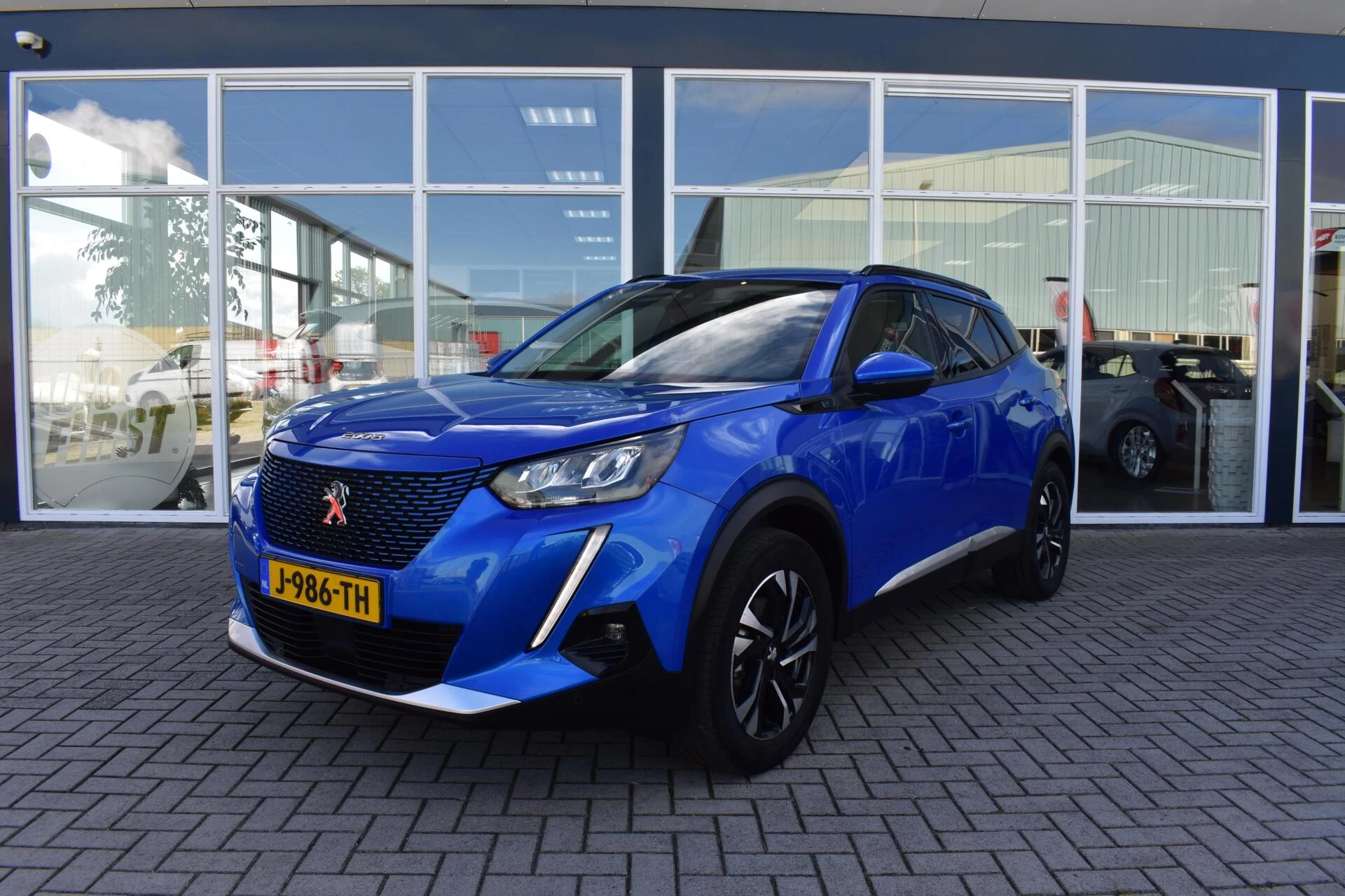 Hoofdafbeelding Peugeot e-2008