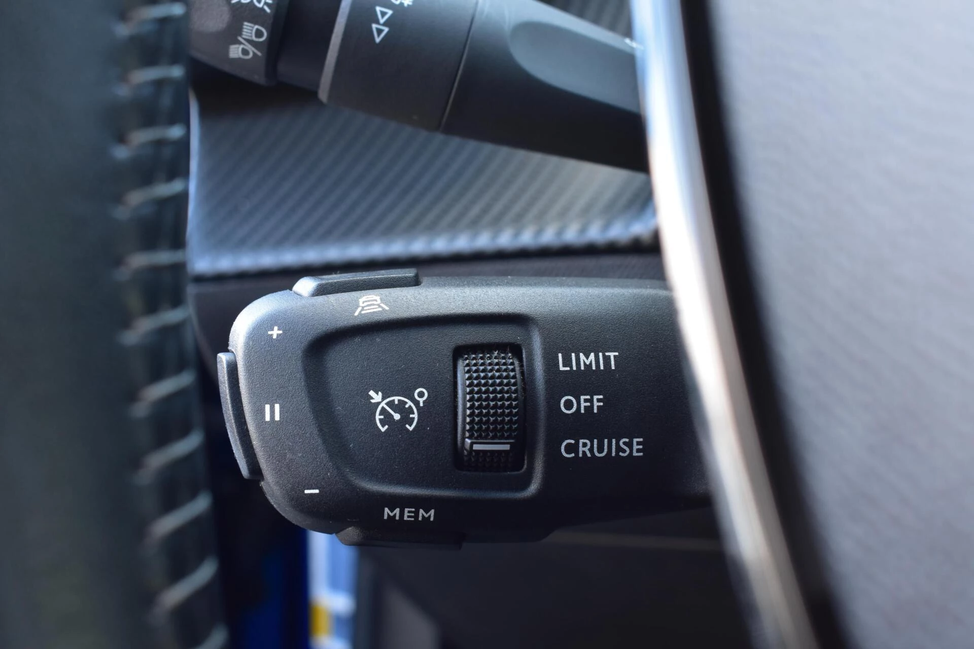 Hoofdafbeelding Peugeot e-2008